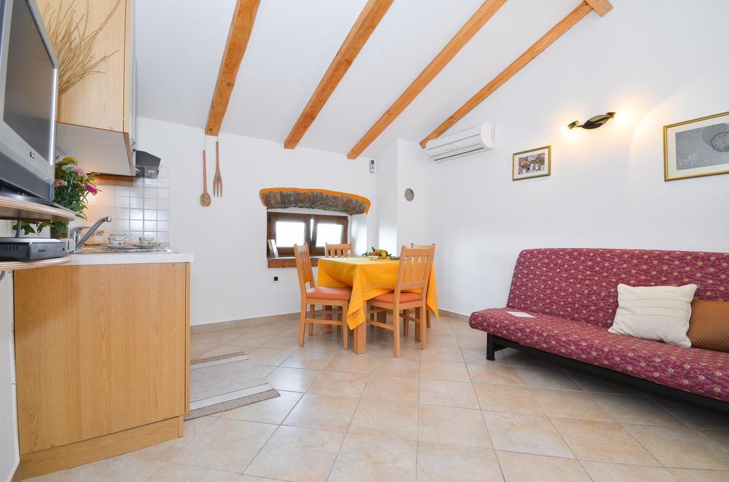 Bella Vista Apartments Motovun Room photo