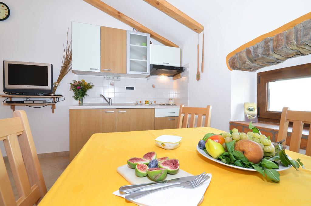 Bella Vista Apartments Motovun Room photo